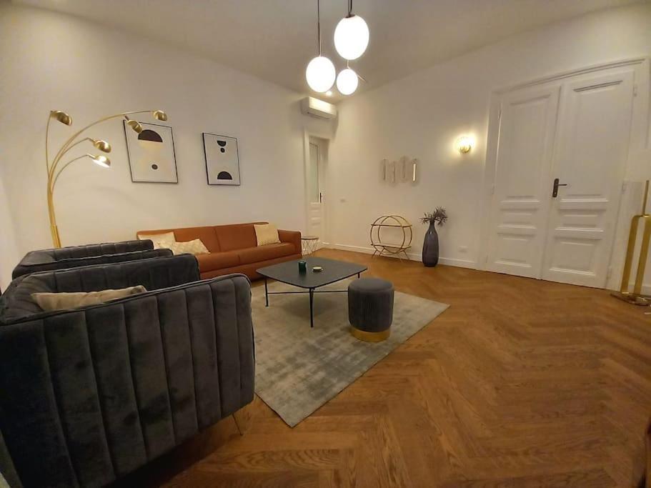 Art Deco Design Apartment Триест Екстериор снимка